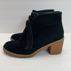 UGG Women's Corin Black Suede Fringe Back Zip Ankle Heel Boots 8.5